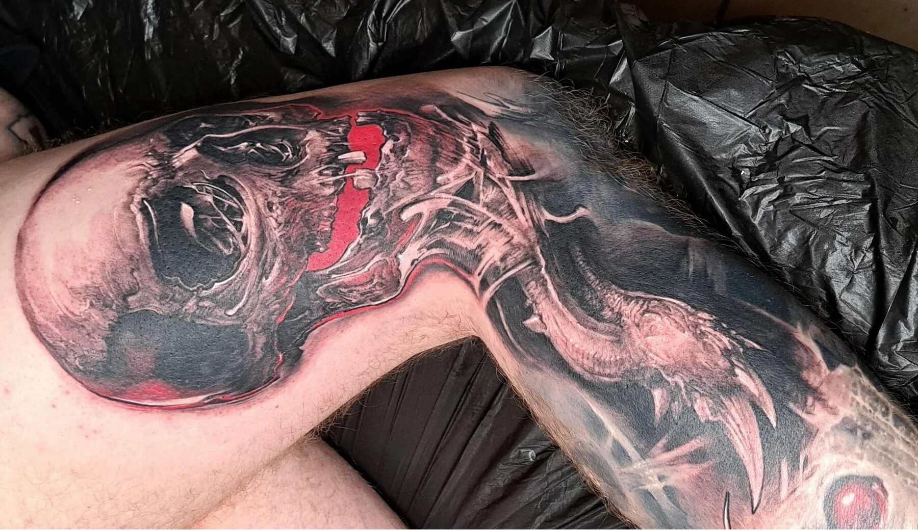 The Art of Scar Cover-Up Tattoos: Choosing the Right Tattoo Pen and Needles